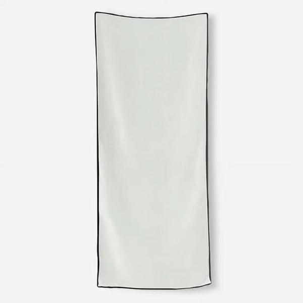 Magnetic bath towel