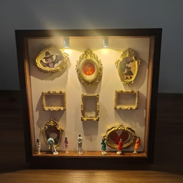 DIY Mini Museum Silhouette Box